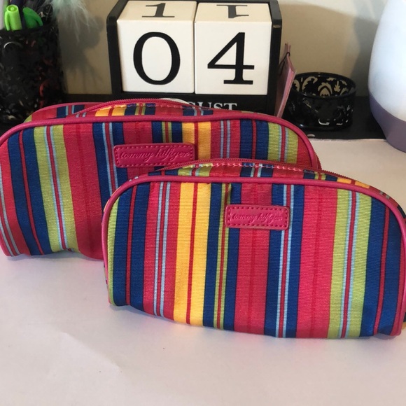 2- Tommy Hilfiger Make -Up Bags - Picture 1 of 4
